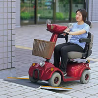 (代引き不可) (法人様限定商品) イーストアイ ポータブルスロープ エッジ付1枚板タイプ PEK090 長さ90cm (車椅子 スロープ 段差解消スロープ 屋外用 段差スロープ 介護 スロープ 介護 用 スロープ) 介
