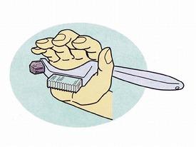 エラック 義歯ブラシらくらくスタイル 2色1セット ピンク&ブルーグレー 各1本 ライオン歯科材 (口腔ケア 介護) 介護用品