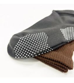 (3足セット)滑り止め 靴下 高齢者 介護靴下 介護用靴下 新らくソックス すべり止め付き 9046 ハッピーおがわ 介護用品 レディース メンズ (代引き不可)